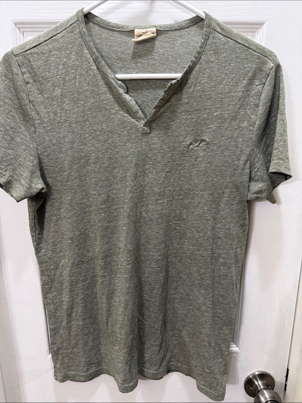 Hollister Women’s Heather Olive Green Notch V-Neck Tee